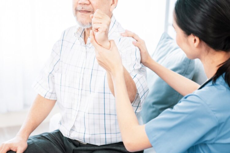 超高齡化社會！安樂死的聲音是「症狀」 蔡壁如：在宅醫療與善終未成熟是「病灶」
