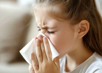 鼻塞、流鼻涕可以用鼻噴劑嗎？可長期使用？ 醫：正確使用是關鍵！
