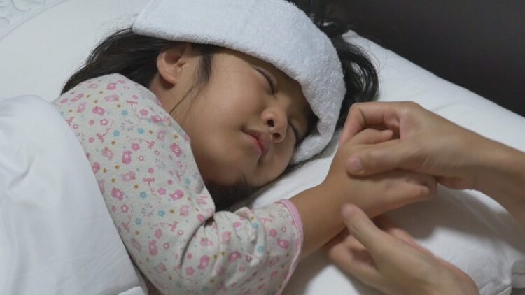 孩子確診腸病毒不吃不喝怎麼辦？飲食照護指南一次解析，營養師教你餵食孩子「3技巧」！