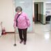 婦人換人工關節併發慢性骨髓炎10年來痛不欲生　接受高壓氧擺脫惡夢